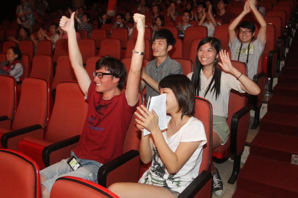 我校在中原大学交流学生到场加油祝贺